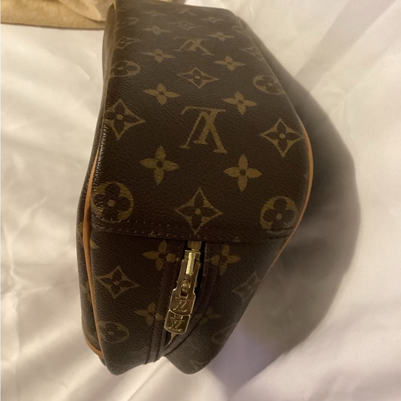 Louis Vuitton Monogram Trouville - Picture 11 of 15